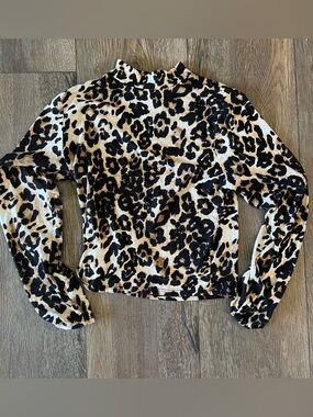 GAZE woman's M mock neck cheetah leopard print long sleeve shirt with stretch